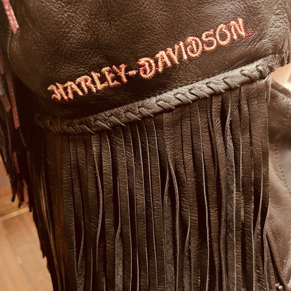 Harley-Davidson leather Halterfringe Black and Red Graphic Crop Top - Picture 8 of 16